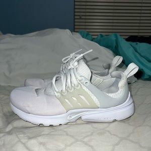 Nike women air prestos
